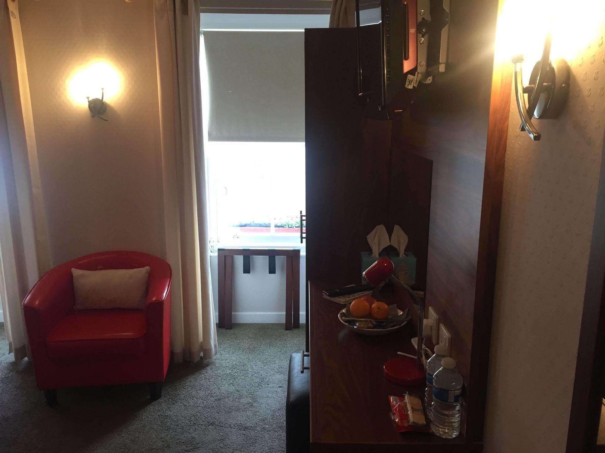 Queens Head Hotel バーウィック・アポン・ツイード エクステリア 写真